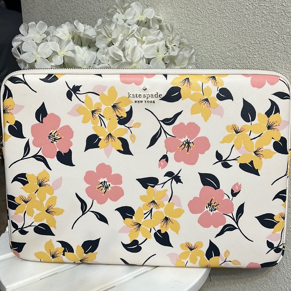 NWT Staci Laptop Sleeve